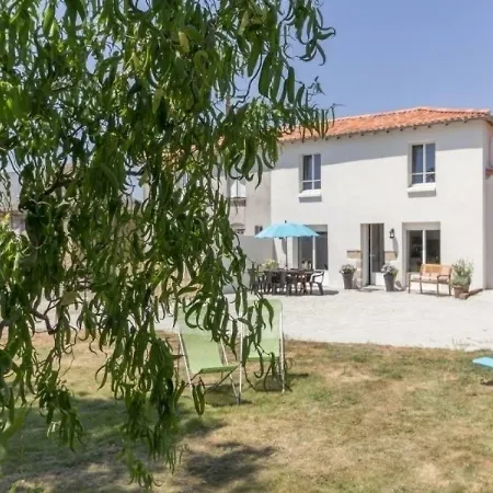 House La Maison Du Garde *